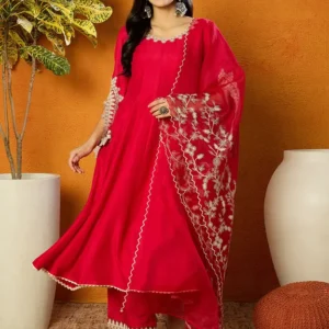 Women Silk Blend Kurta Pant Dupatta Set